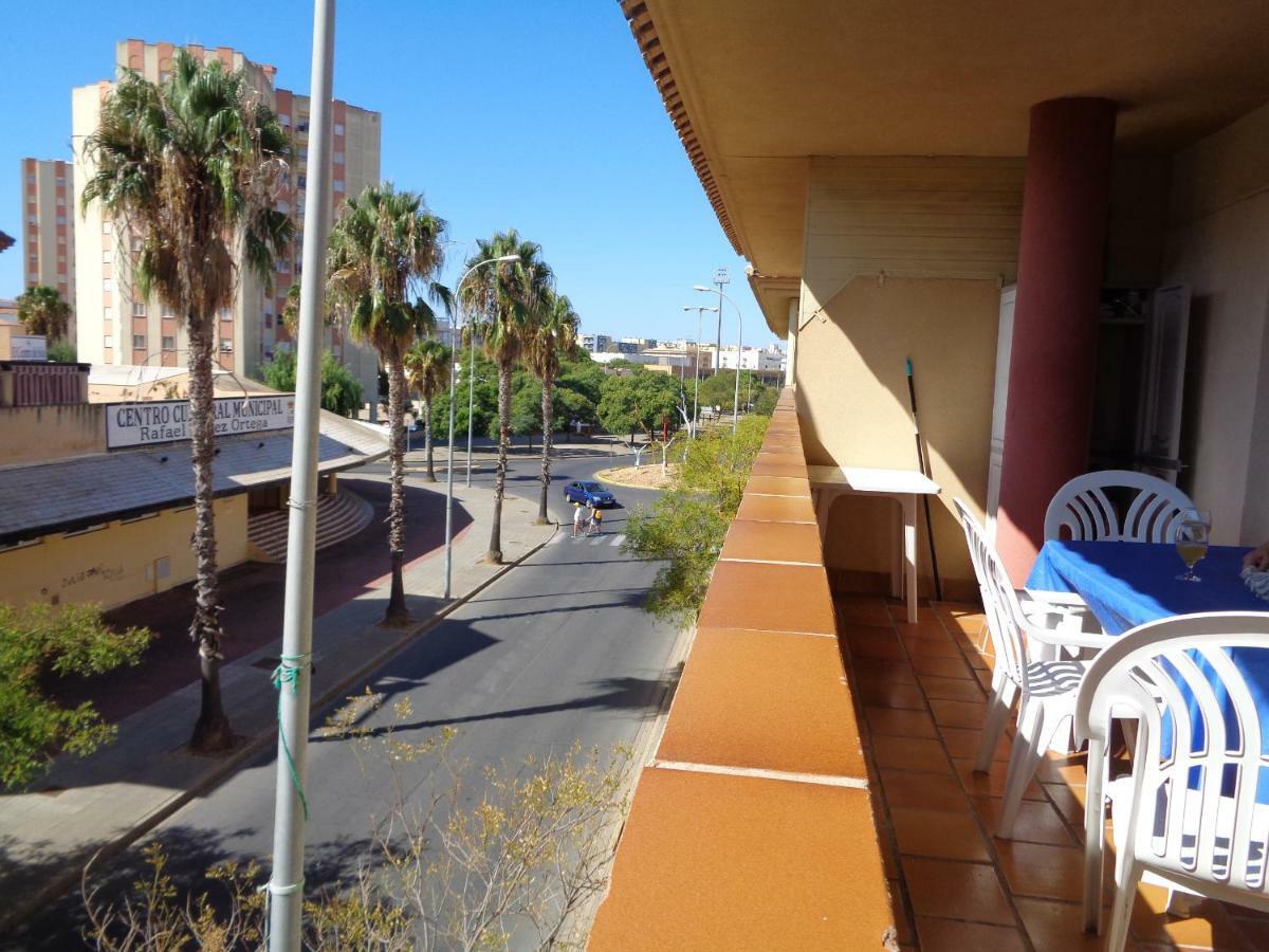 Apartamento Calle Fundadores Isla Cristina Luaran gambar